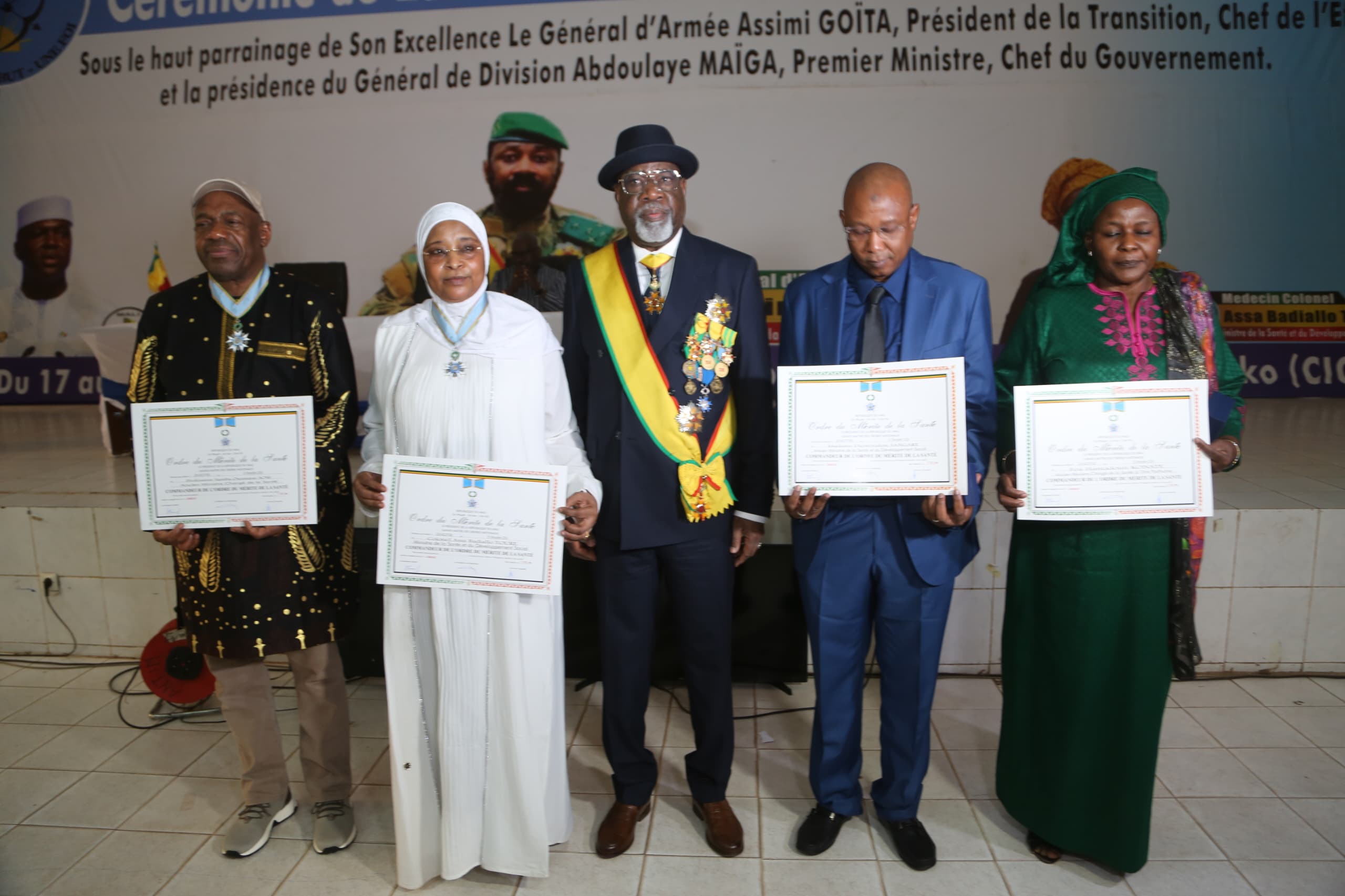 Décoration dans la sphère de la Santé : Le mérite de 20 grands serviteurs reconnu.